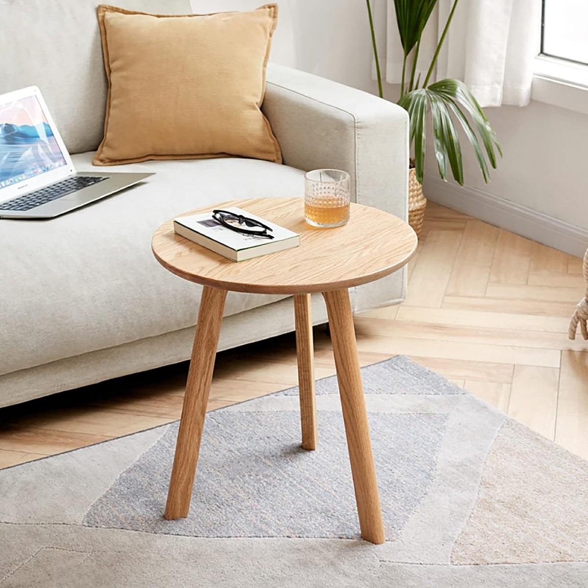 Solid Oak Wood Small Round Nightstand Side Table for Living Room, Rustic Farmhouse Bedside Table Night Stand Side End Table with 3 Legs for Small Spaces Bedroom Living Room (Natural)