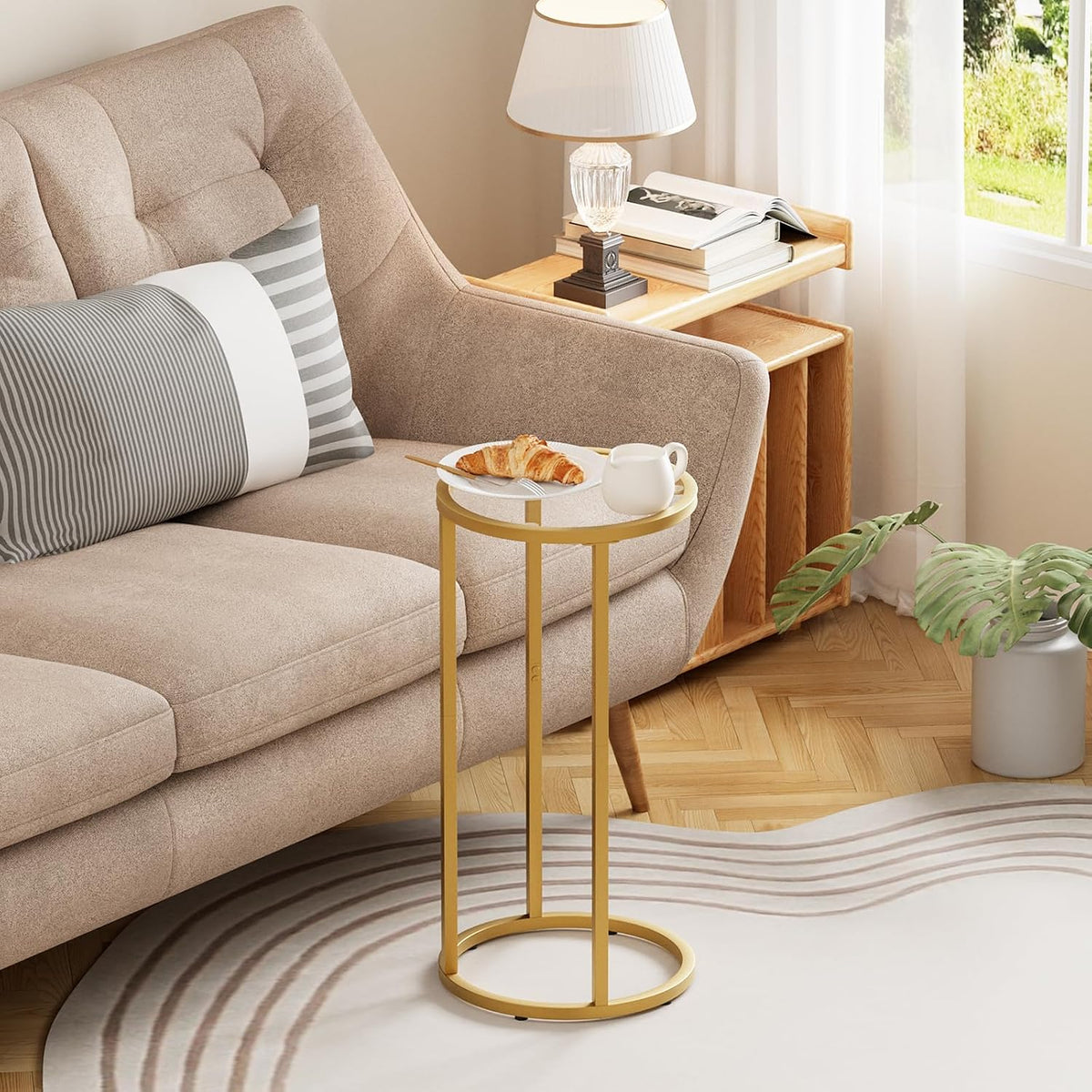 Easy Paws C Table Side End Table, Small Round Couch Sofa Tray Snack Table for Living Room, Bedroom,Accent Coffee Table,TV Tray Table for Small Space, Nightstand with Metal Frame(Gold)