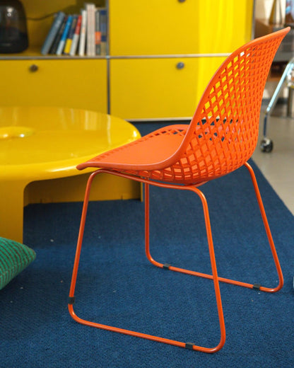 Modern Dining Chairs Set of 2, Stable Plastic Kitchen Chairs with Metal Sled Base for Dining Room (Blood Orange)